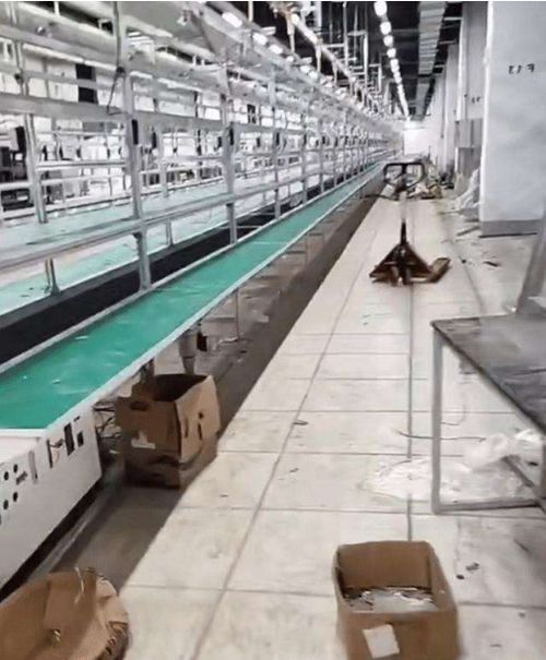 職場百科 昆山世碩派遣工被扔廠牌,14000天價(jià)返費(fèi),不當(dāng)人